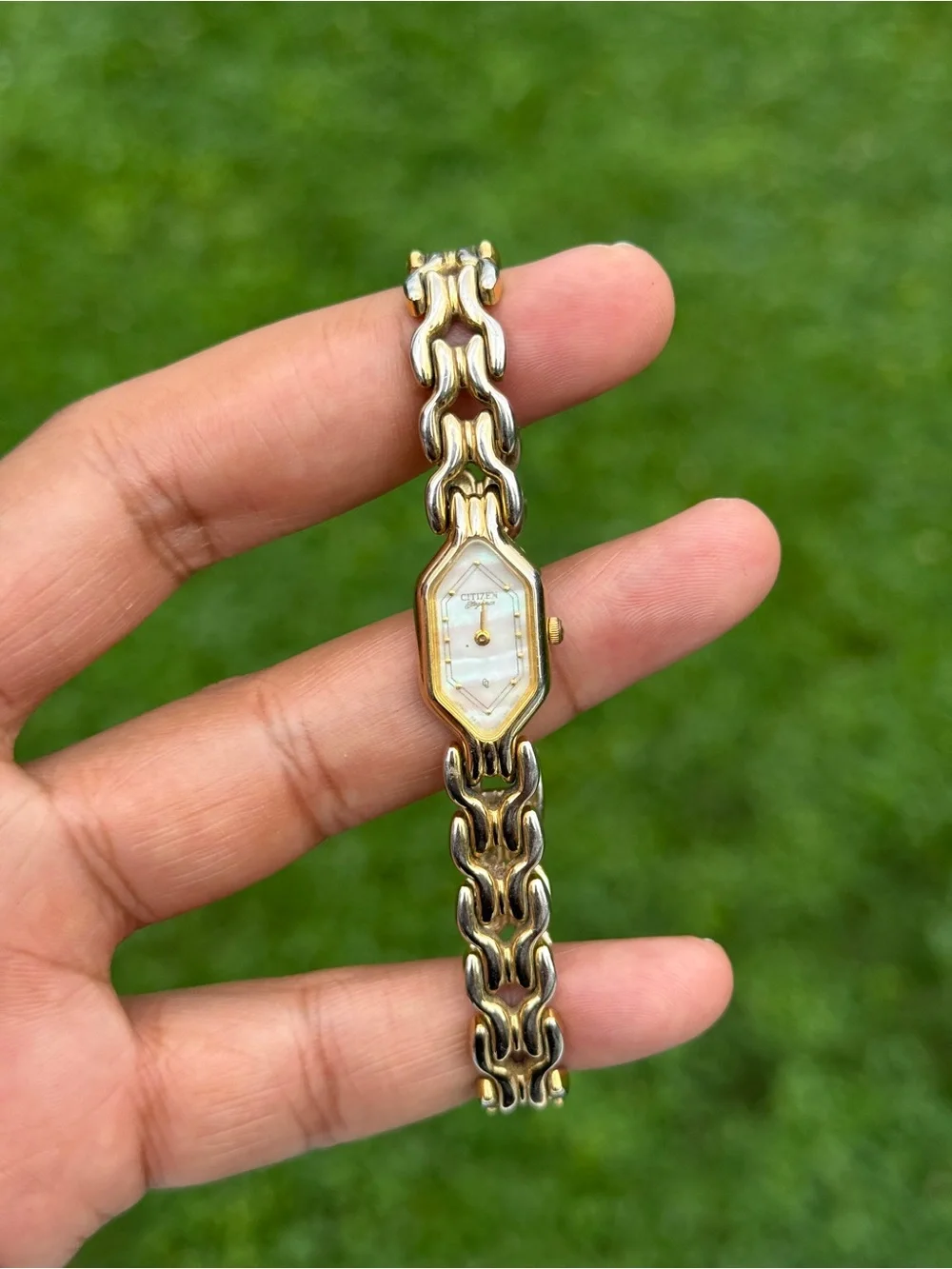 Citizen vintage Gold-Tone Women's Bracelet Hexagonal Mother-of-Pearl Dial